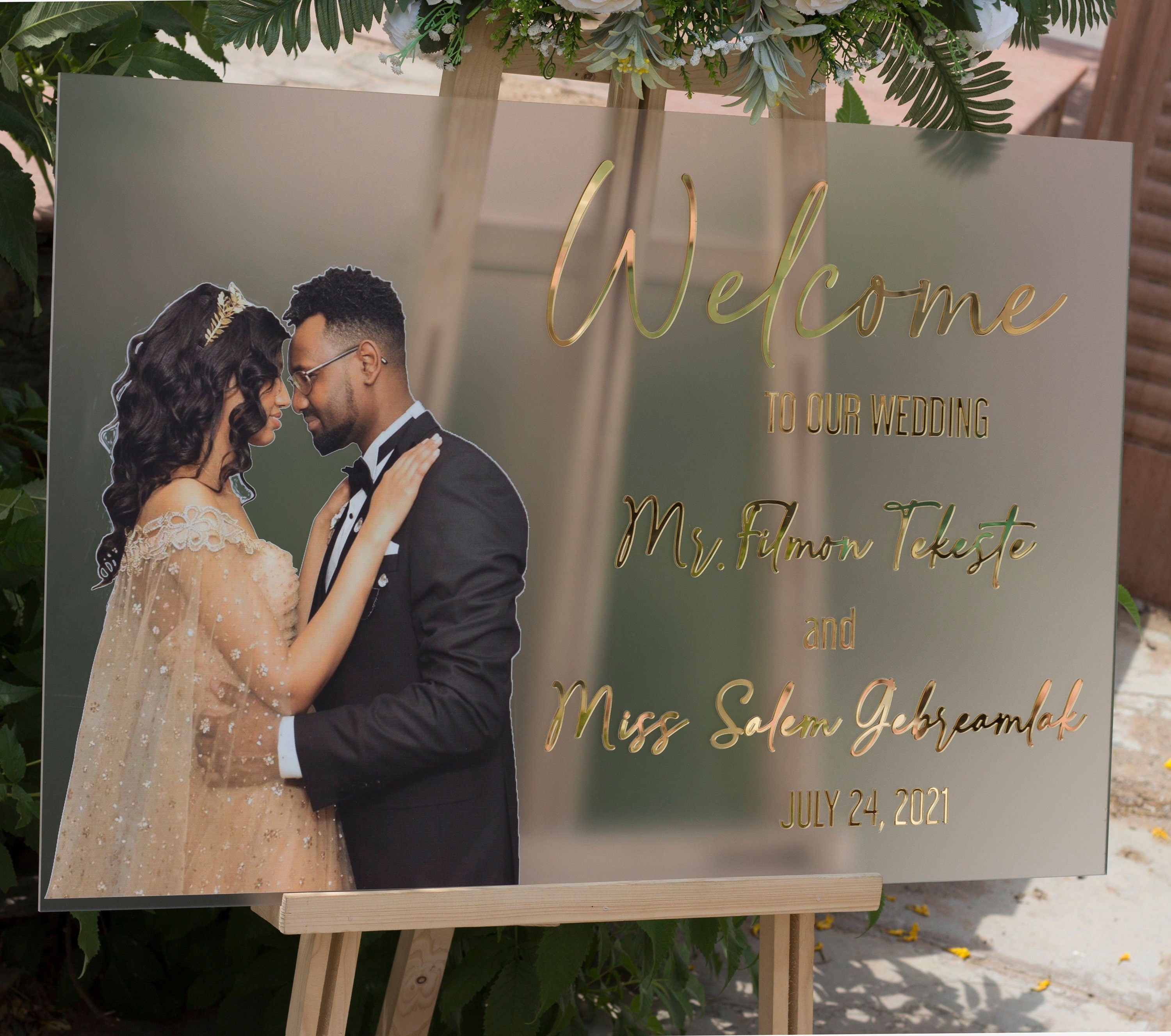 Acrylic wedding sign with picture